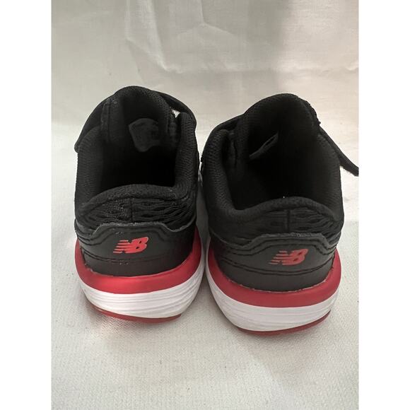 New Balance TODDLER Black/Red Size 5 - Picture 3 of 6